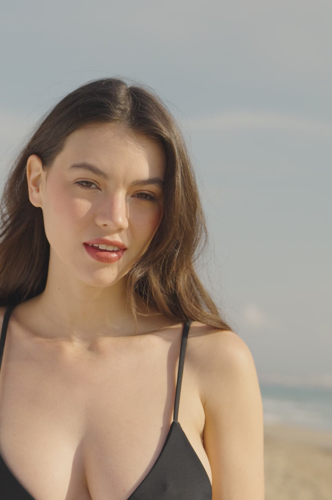 Cargar vídeo: Kai Top + Lilo Bottom Black Bikini