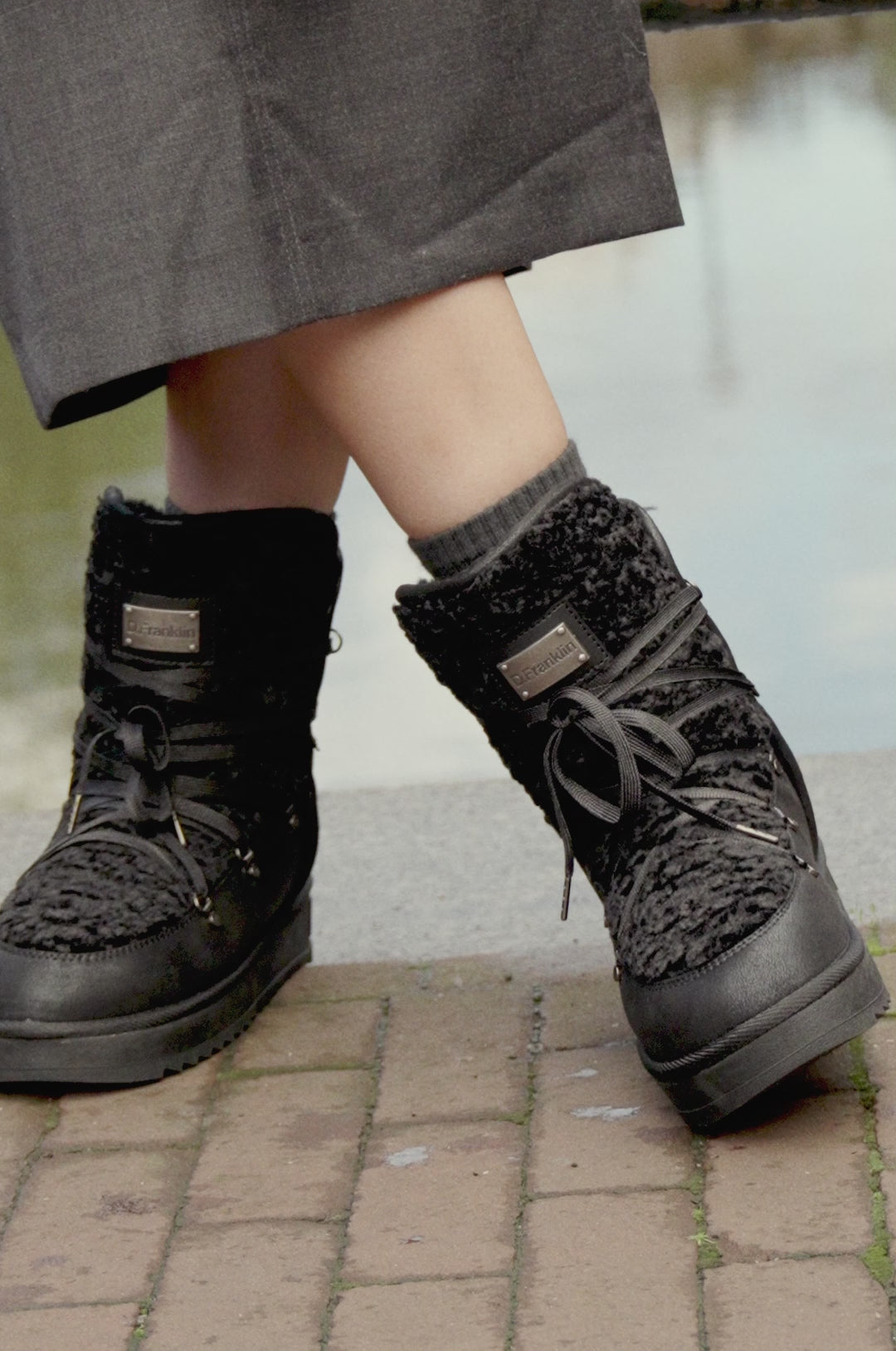 Cargar vídeo: Nordic Fur Black