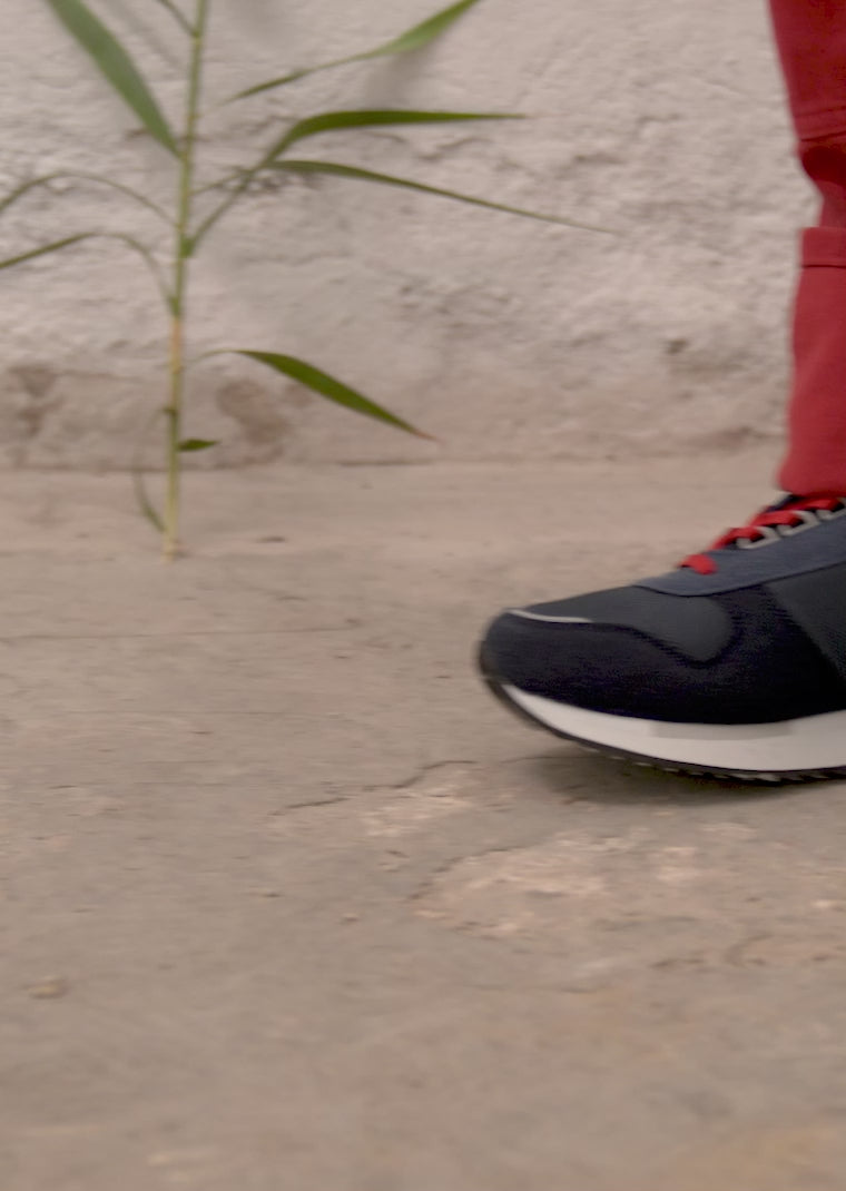 Cargar vídeo: 535 Navy / Red
