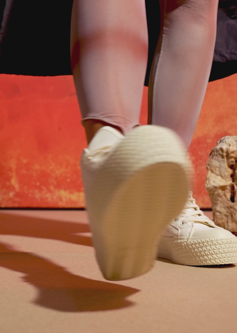 Cargar vídeo: Triple Med Beige