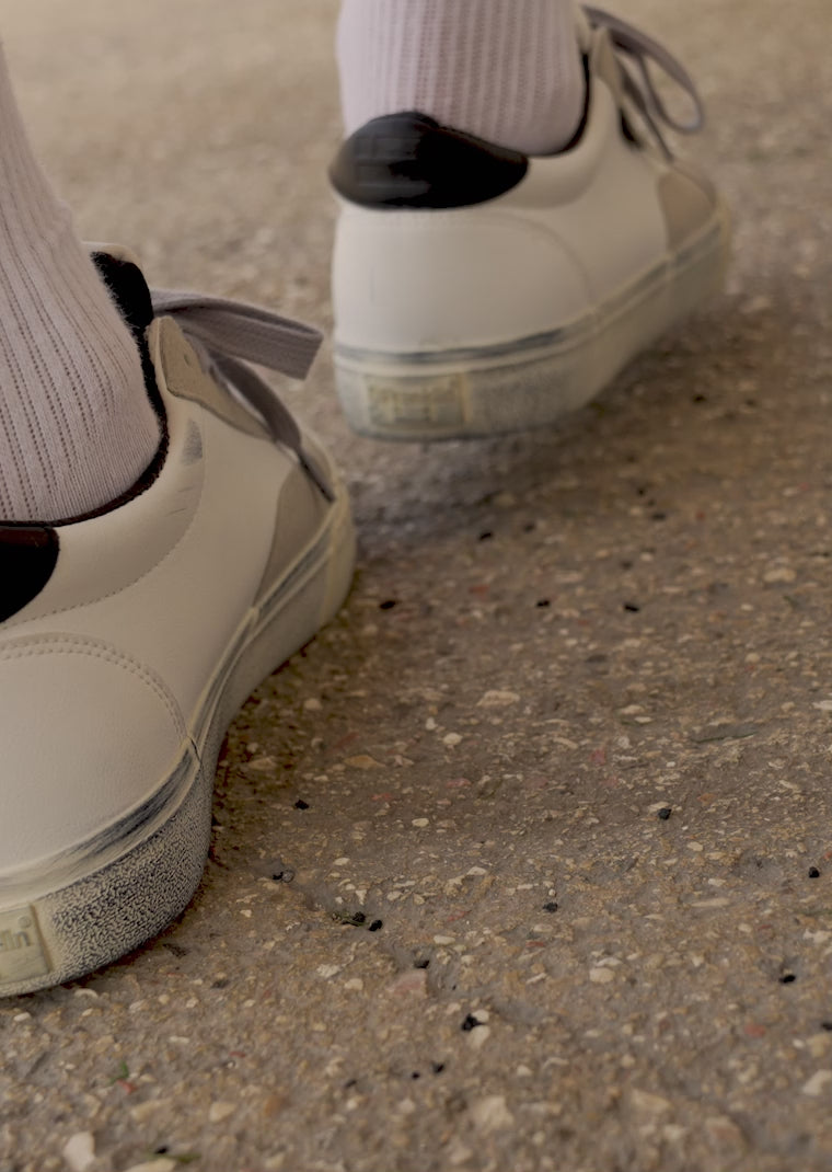 Cargar vídeo: Echo Low Multi White / Black