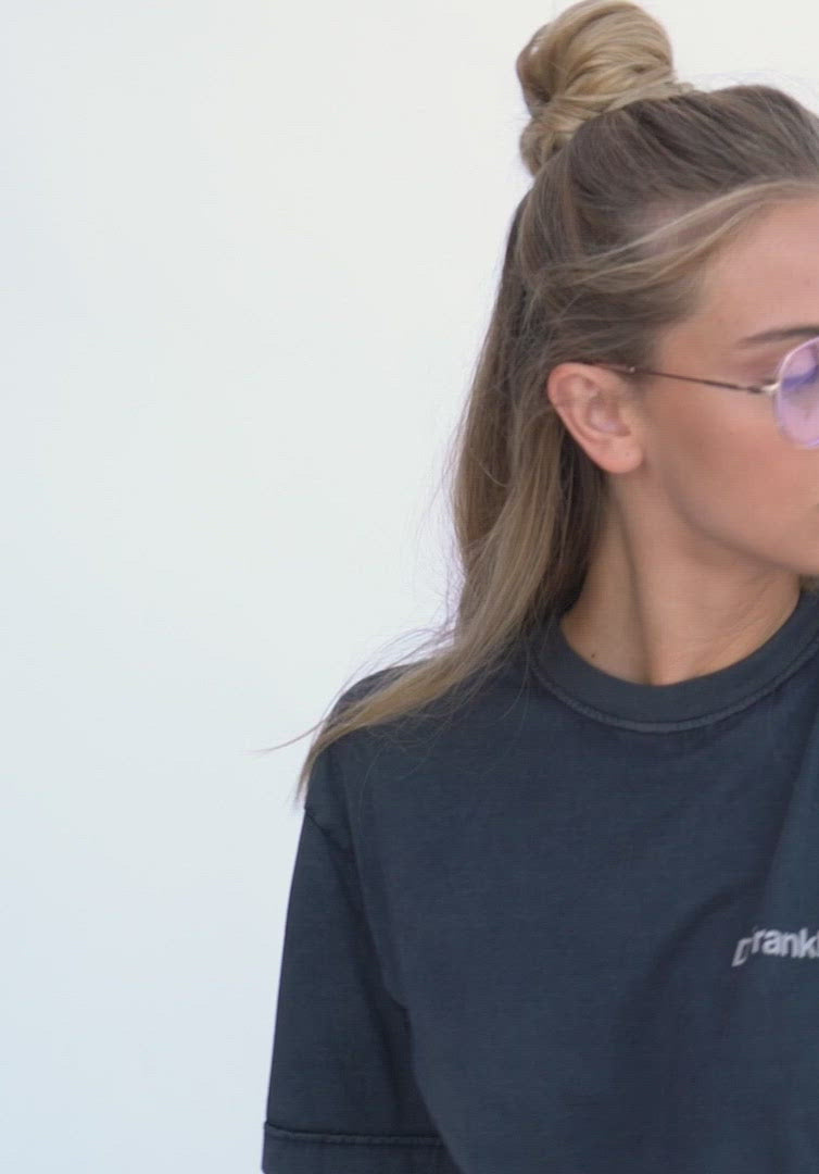 Cargar vídeo: Walker Round Blue Block / Rose Gold